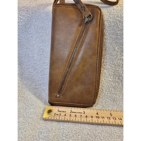 Free People Vegan Leather Wristlet Wallet Tan with 6 Card Slots & Coin Pocket - Picture 15 of 15